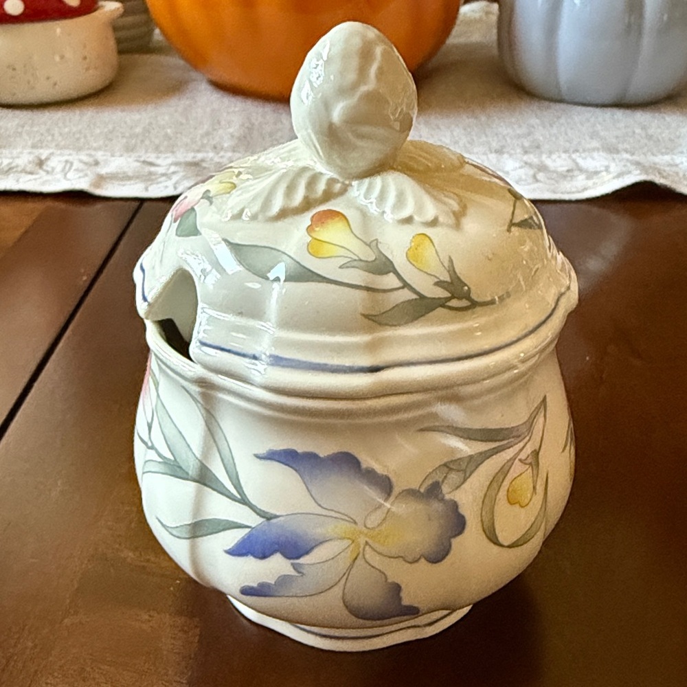 Villeroy & Boch Riviera vitro porcelain sugar bowl or Jam & Jelly jar